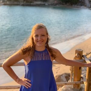 Meet your Posher, Elizabeth